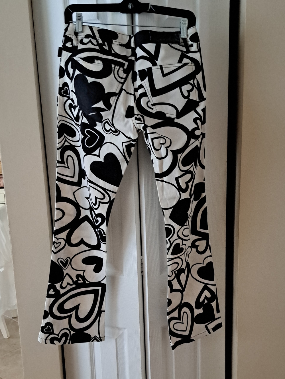 Moschino Vintage Graphic Donna  Hearts  Flare Jeans In  Black & Cream. Sz28 EUC - Picture 6 of 8